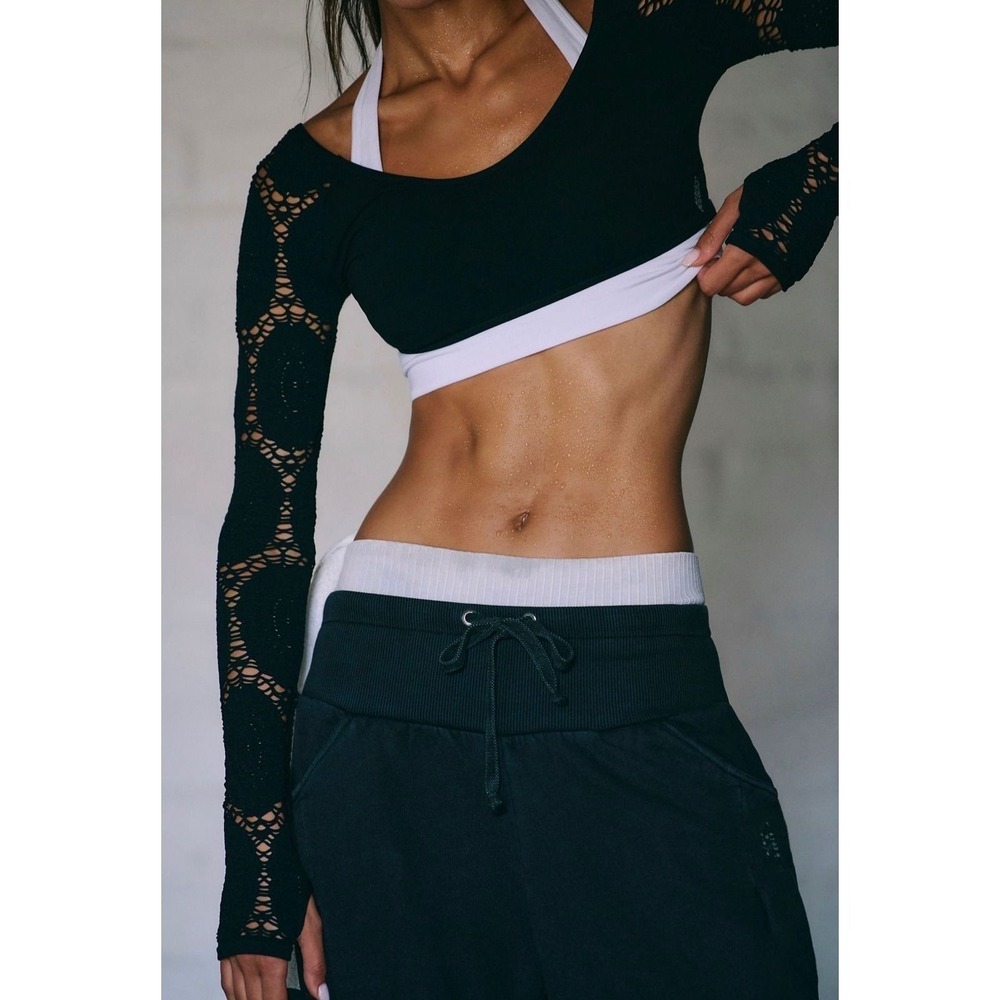 Free People Movement Say The Word Shrug Black S Pointelle Lace Thumbhole Crop - Picture 5 of 7